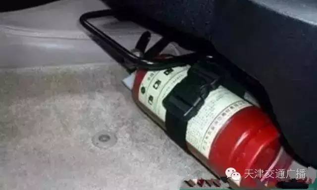 家用轿车不带灭火器扣分吗,未携带灭火器扣车吗