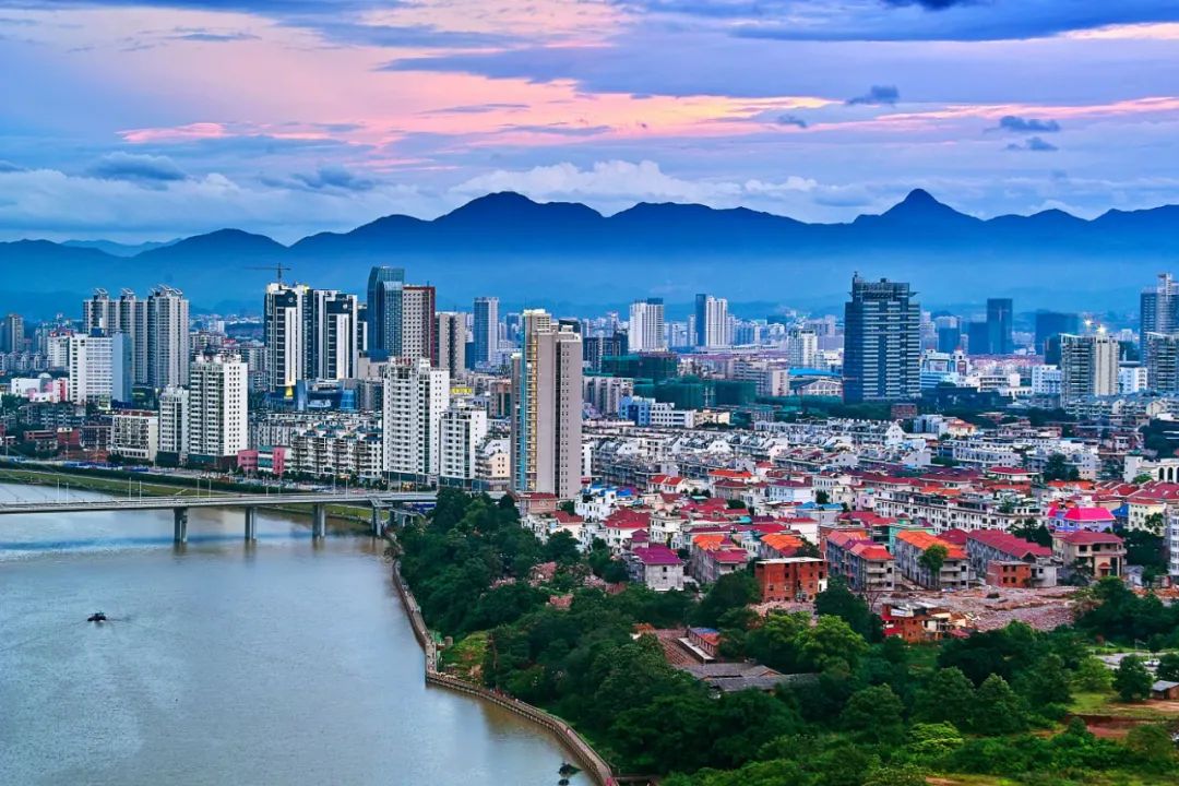 宜居宜业新城镇,宜居宜业新型城市