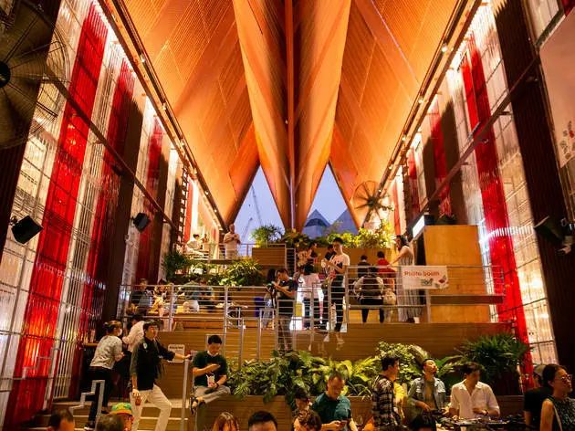 东京11层24小时餐饮娱乐楼、曼谷灵魂级社区商业、首尔梦幻级最美百货……这一季的全球网红“小商业”亮爆了