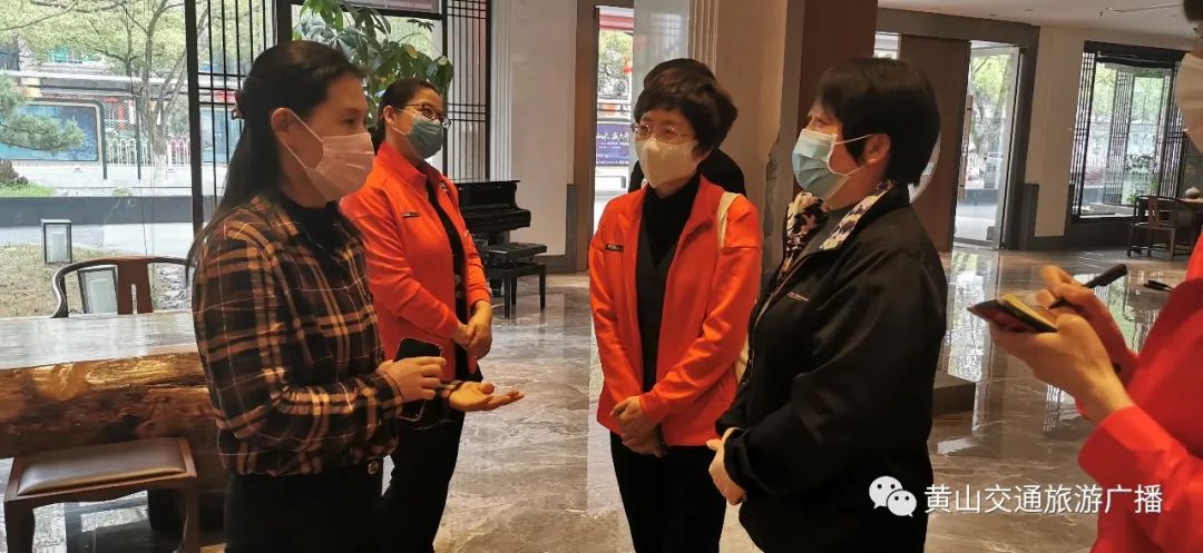 黄山|巾帼带货，市妇联主席喻雪琴、市女企协会长金秋辉联袂“代言”，邀您一起“逛吃逛吃”！