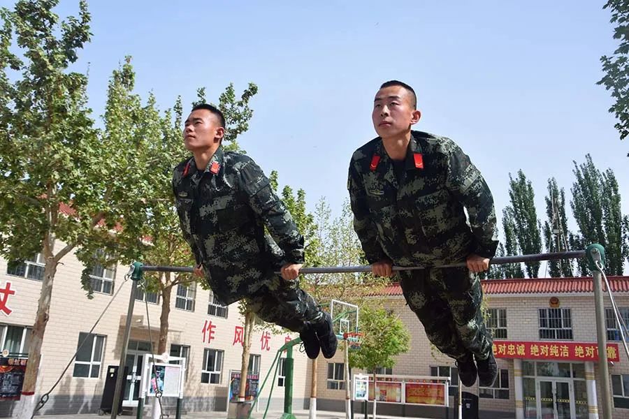 班长和战士发生矛盾怎么办,班长吵架战士受罚