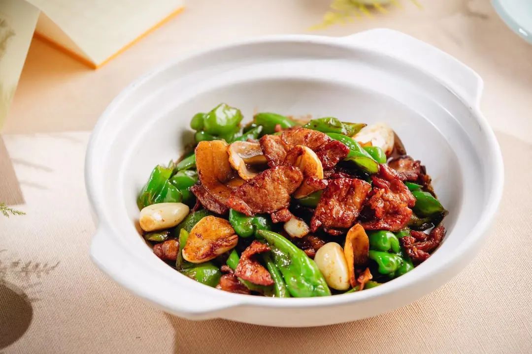 五一打卡超大的油菜花田,五一打卡家门口的花海