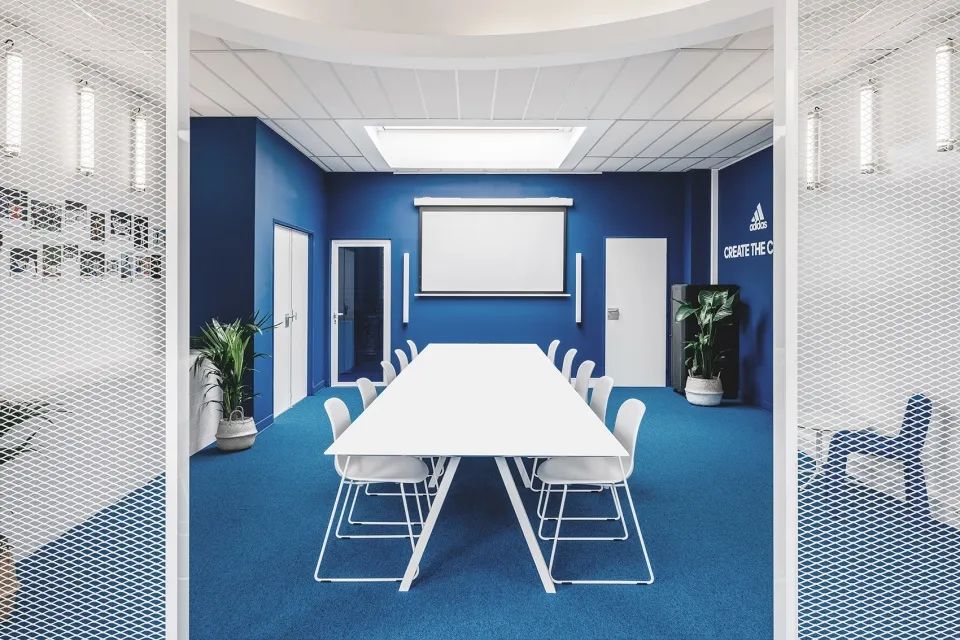 阿迪达斯X法国国家体育学院公共空间改造/UbaltArchitectes+UbiBene