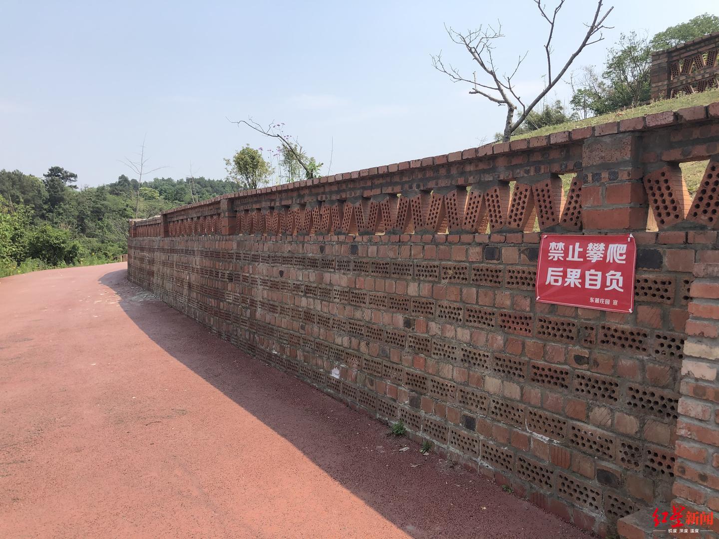 孩子在小饭桌接送途中摔伤,4岁女童吃不完饭被锁幼儿园坠楼