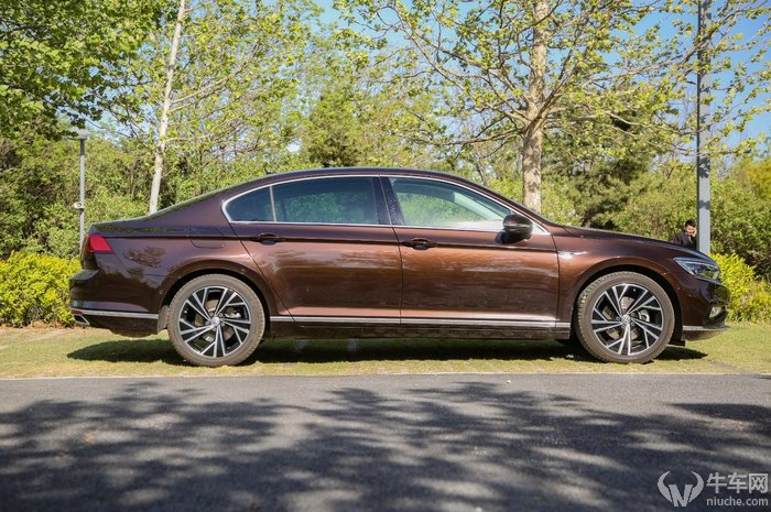 试驾新款大众迈腾380豪华版,大众迈腾380tsidsg旗舰型试驾