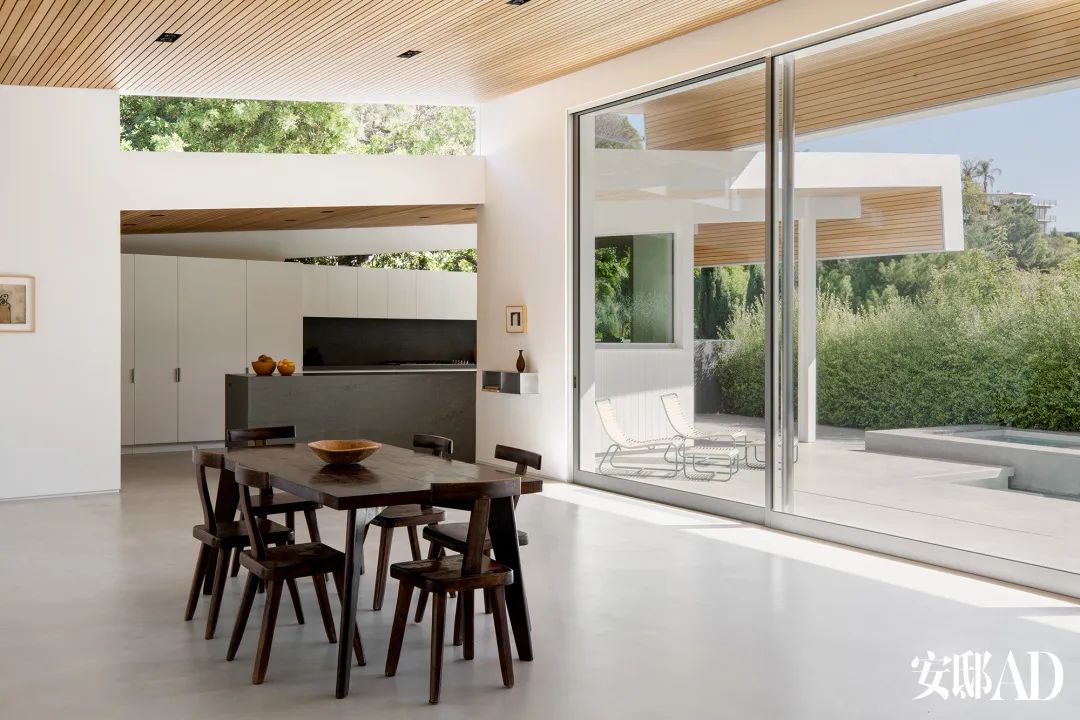 硬汉杰森斯坦森男扮女装,硬汉系列杰森斯坦森保卫家园