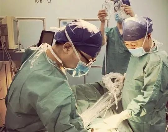 1岁女婴满身是血,郑州1岁女孩出血