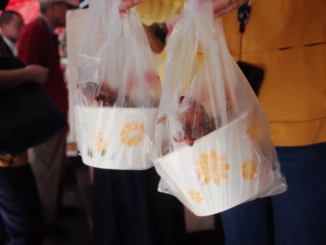 杭州凤起农贸市场的雪景酥鱼,凤起农贸市场李记酥鱼