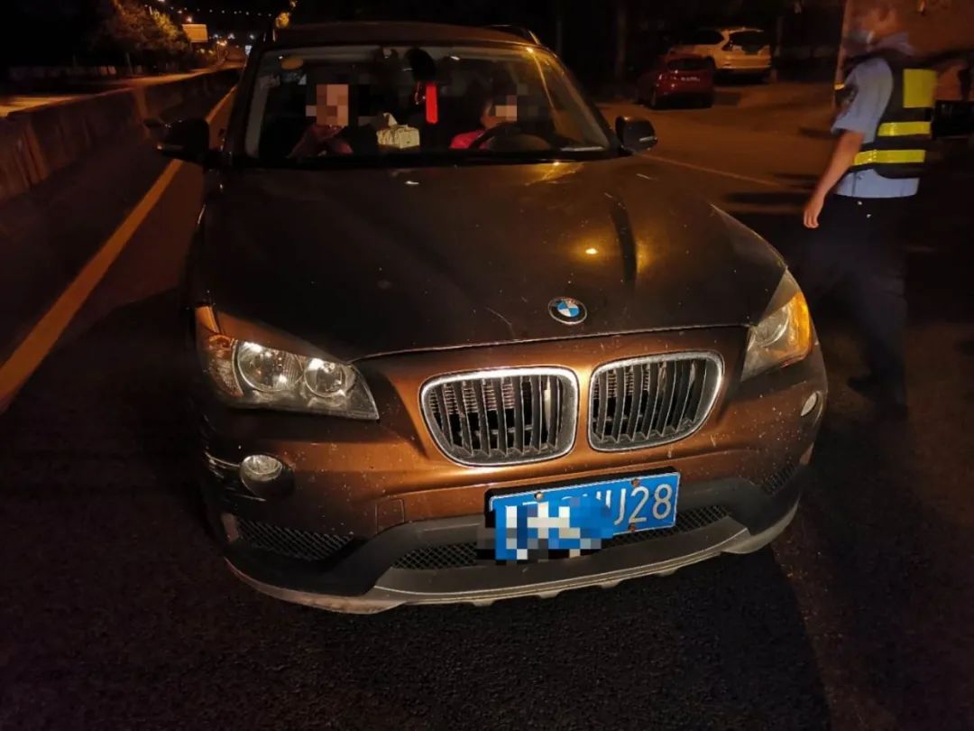 凌晨单行道逆行处罚,夜晚超车道逆行31公里被追责