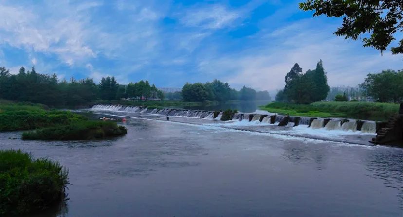 新津这边晚上有没有好耍的地方,新津有哪些人少且免费的旅游景区