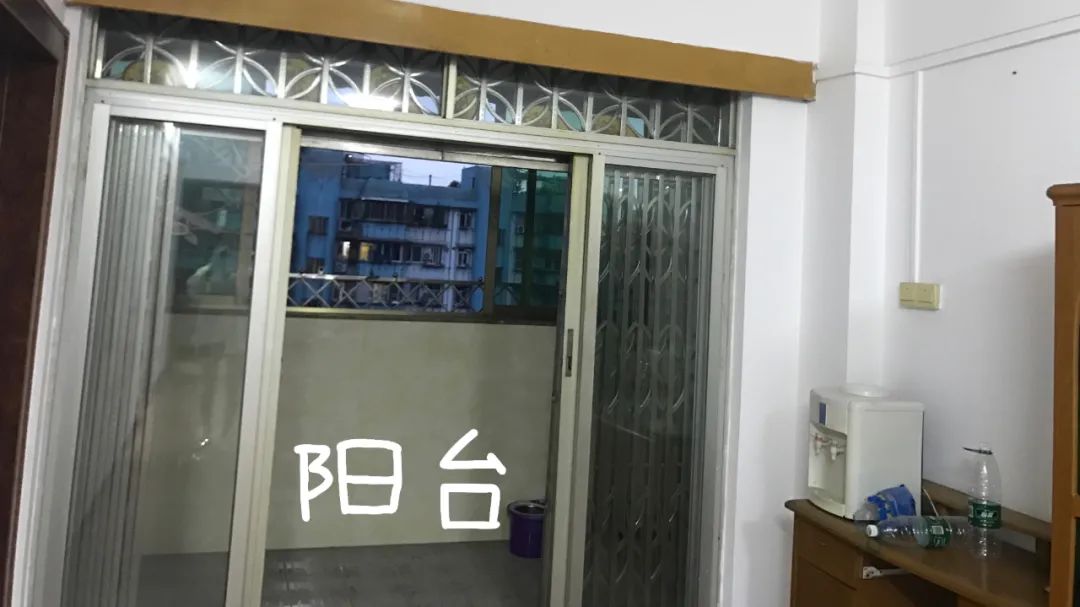 40平蜗居家装效果图,小户型卧室房间放浴缸设计