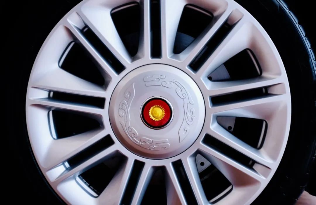 LOOK|世界名车来了·五月表白季「花钱指南」