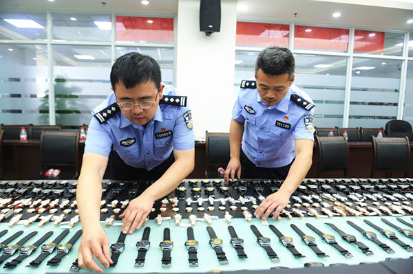 破获制售假表案,重庆警方破获特大售假案