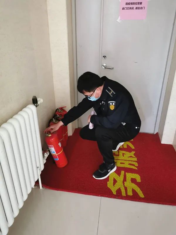 数百名志愿者齐上阵奋战48小时,志愿者筑牢疫情堡墙