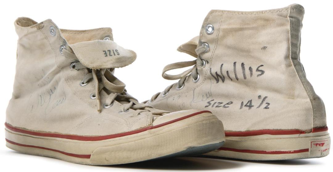 乔丹体育一双鞋大约多少钱,乔丹一双参赛球鞋拍卖出147美万元