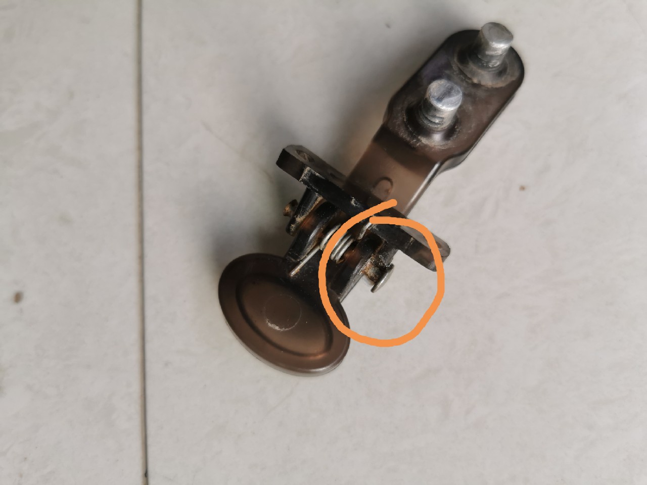 大动干戈精雕细琢修复钓箱，不料被老婆一顿...