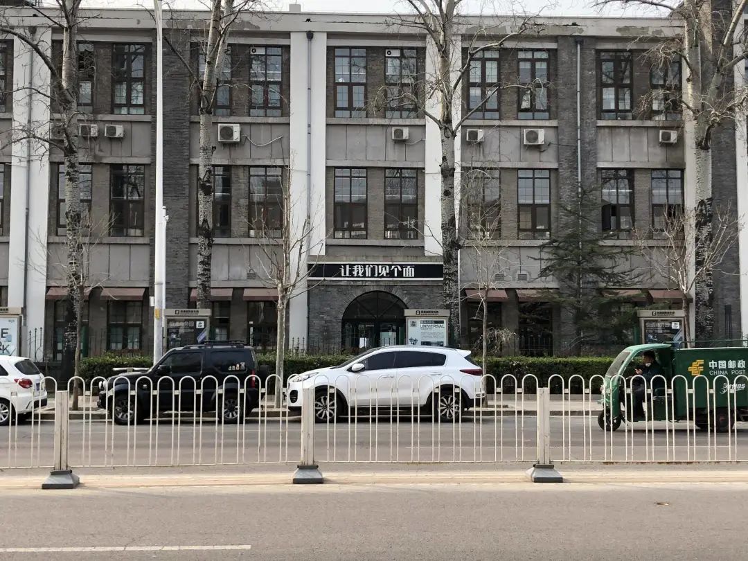 最大的幸运不是因为优秀而被爱,优秀和成功不是辛苦追求而来的