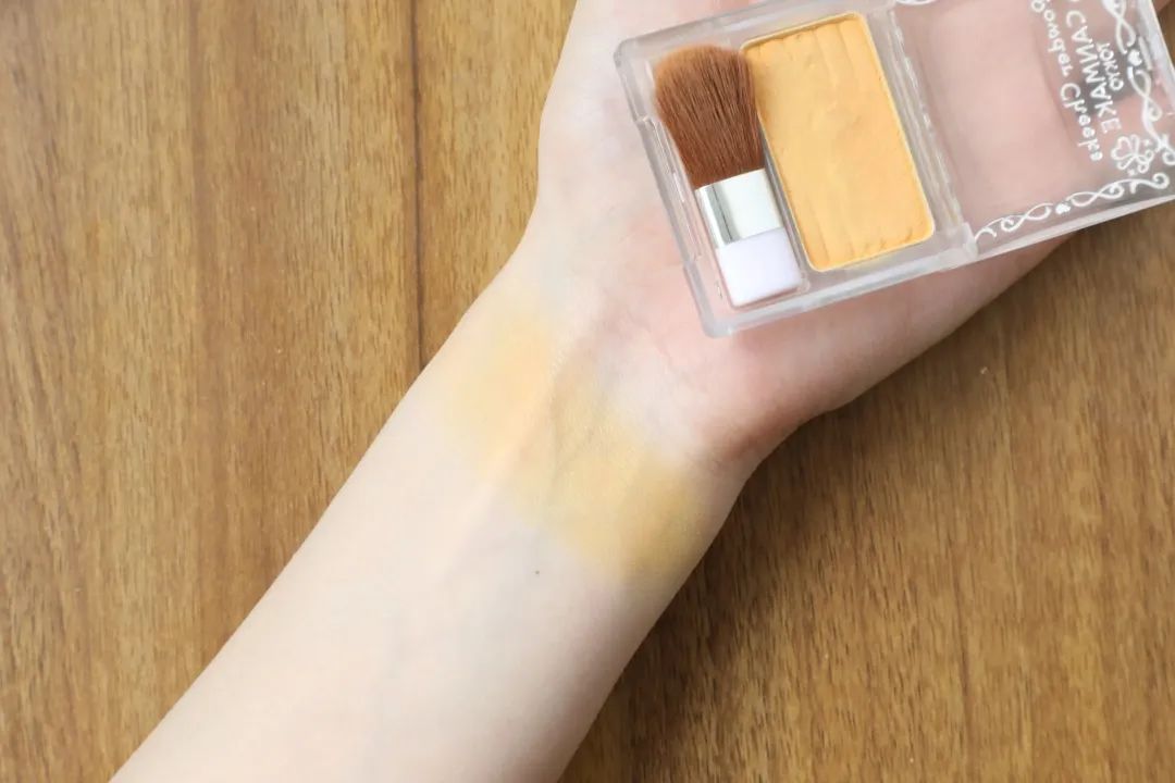 周雨彤泪沟神器,周雨彤的泪沟神器