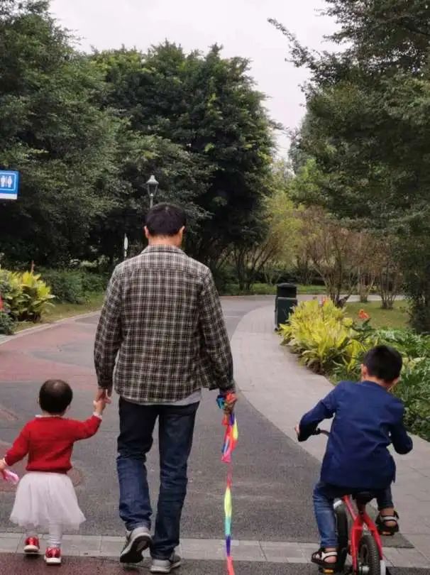 四川耙耳朵的爸爸,成都耙耳朵爸爸