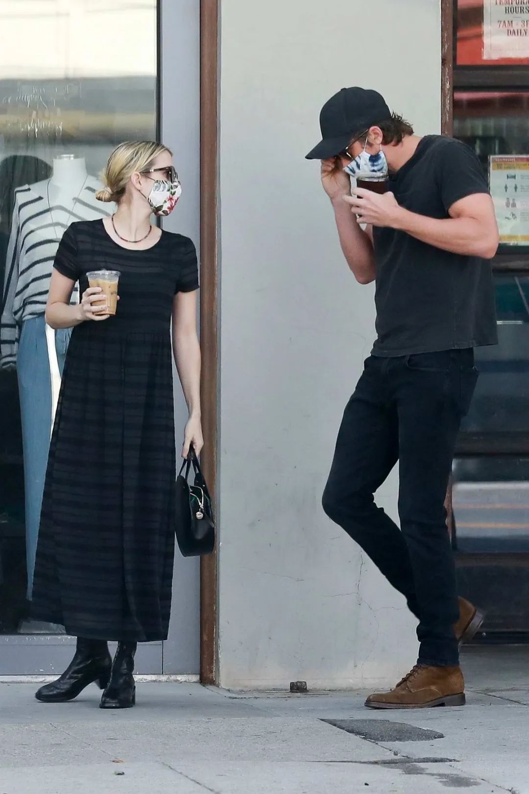 戚薇杨颖撞衫,戚薇撞衫江疏影