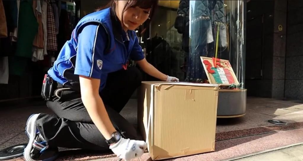 日本女快递员的一天过的有多潇洒,日本快递员的一天视频