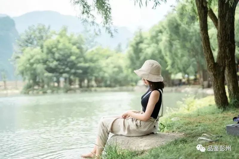 这是一幅堪比74个标准足球场大小的水墨画？彭友：来，做“画中人”