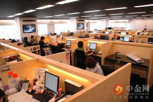 要玩月亮的日本大富商人生如此狂放