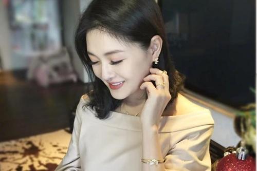 44岁大s现身,43岁大s最新照片