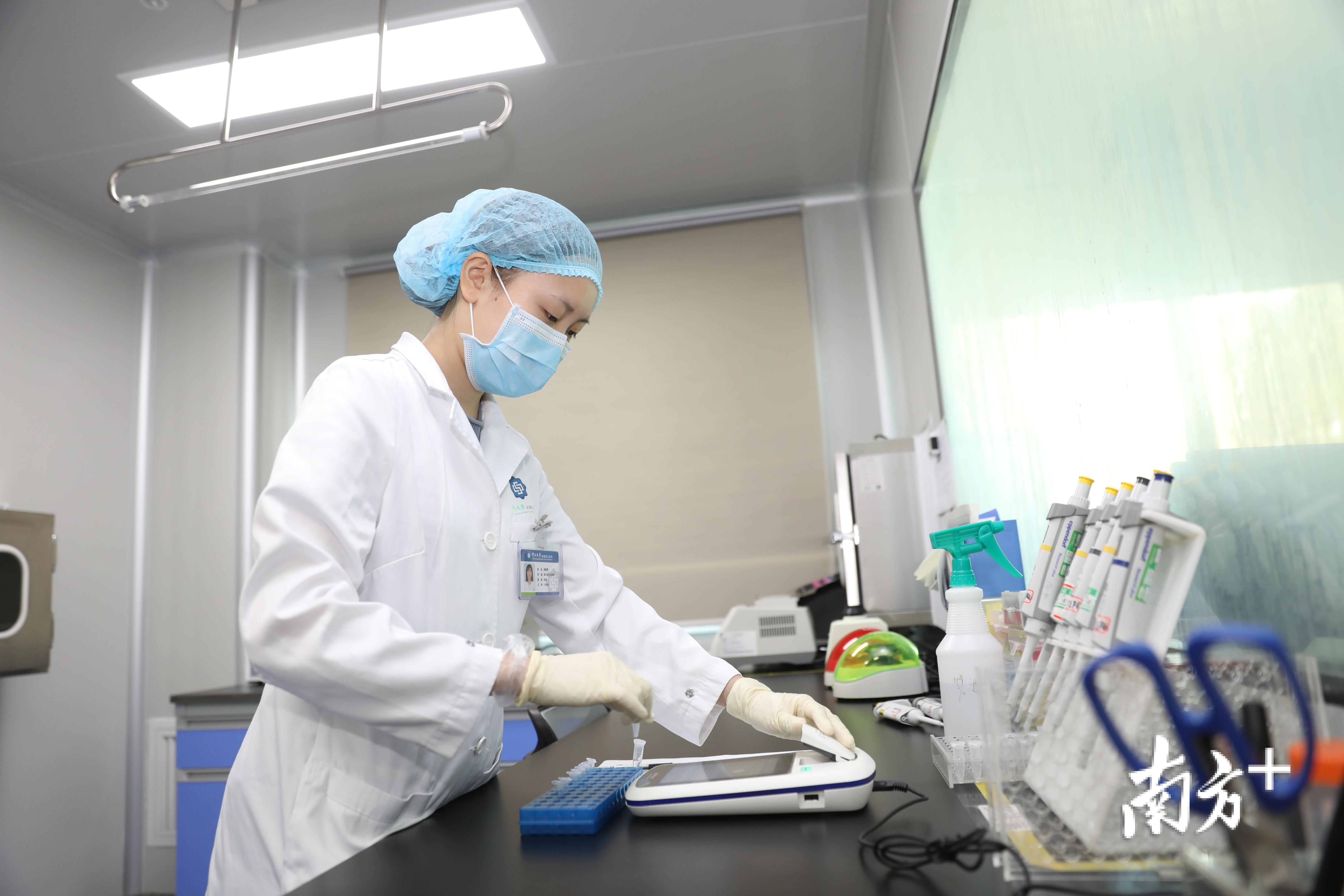 7个月宝宝蚊虫叮咬,宝宝被虫子咬的起了个大水泡