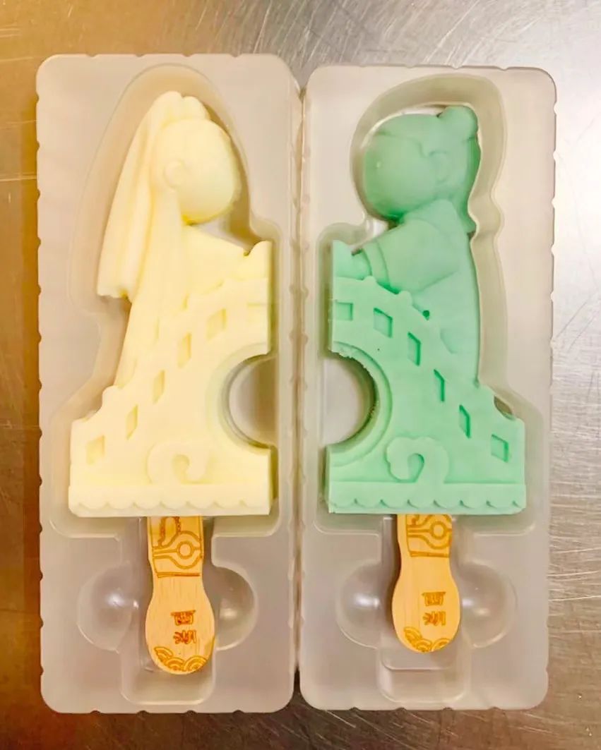 20块一支，35元一对！北山路上开了家“西湖冰室”，专卖断桥、梁祝同款冰淇淋！网友：比迪士尼便宜……