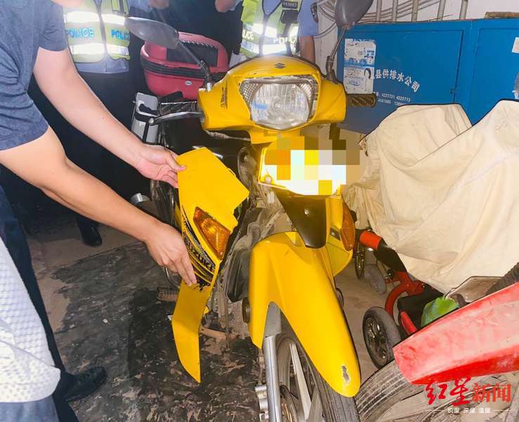 男子撞人后逃逸被民警查获,男子无证骑摩托撞人逃逸