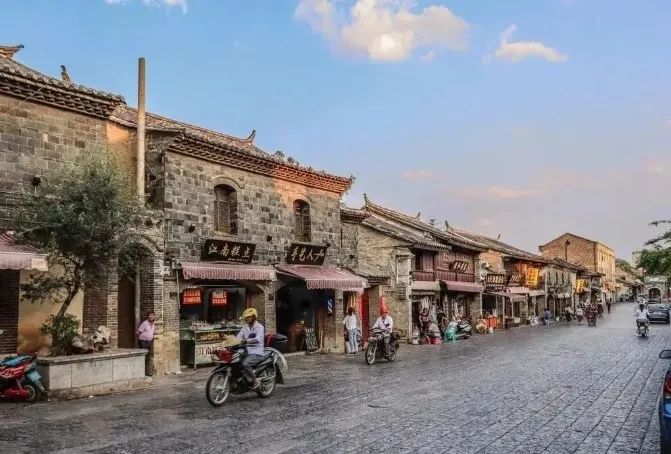 建水记之四于坚原文,建水记于坚全文阅读理解