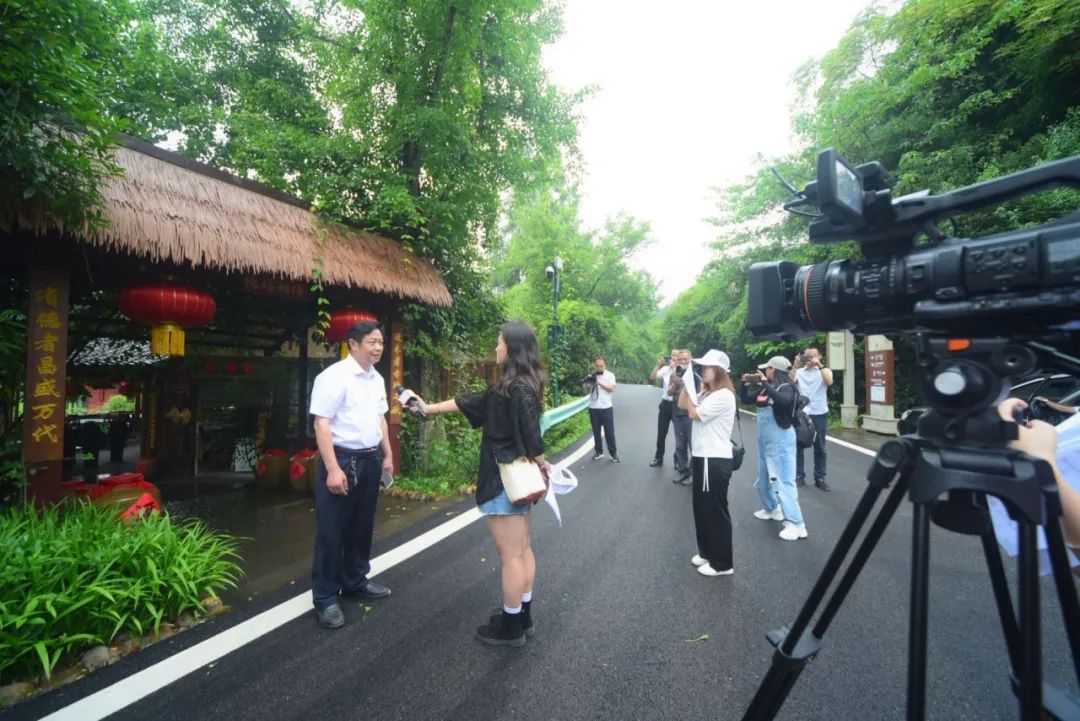 仪陇媒体记者,新闻记者体验农村生活