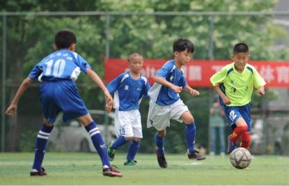 用智慧托起青少年球员的梦想