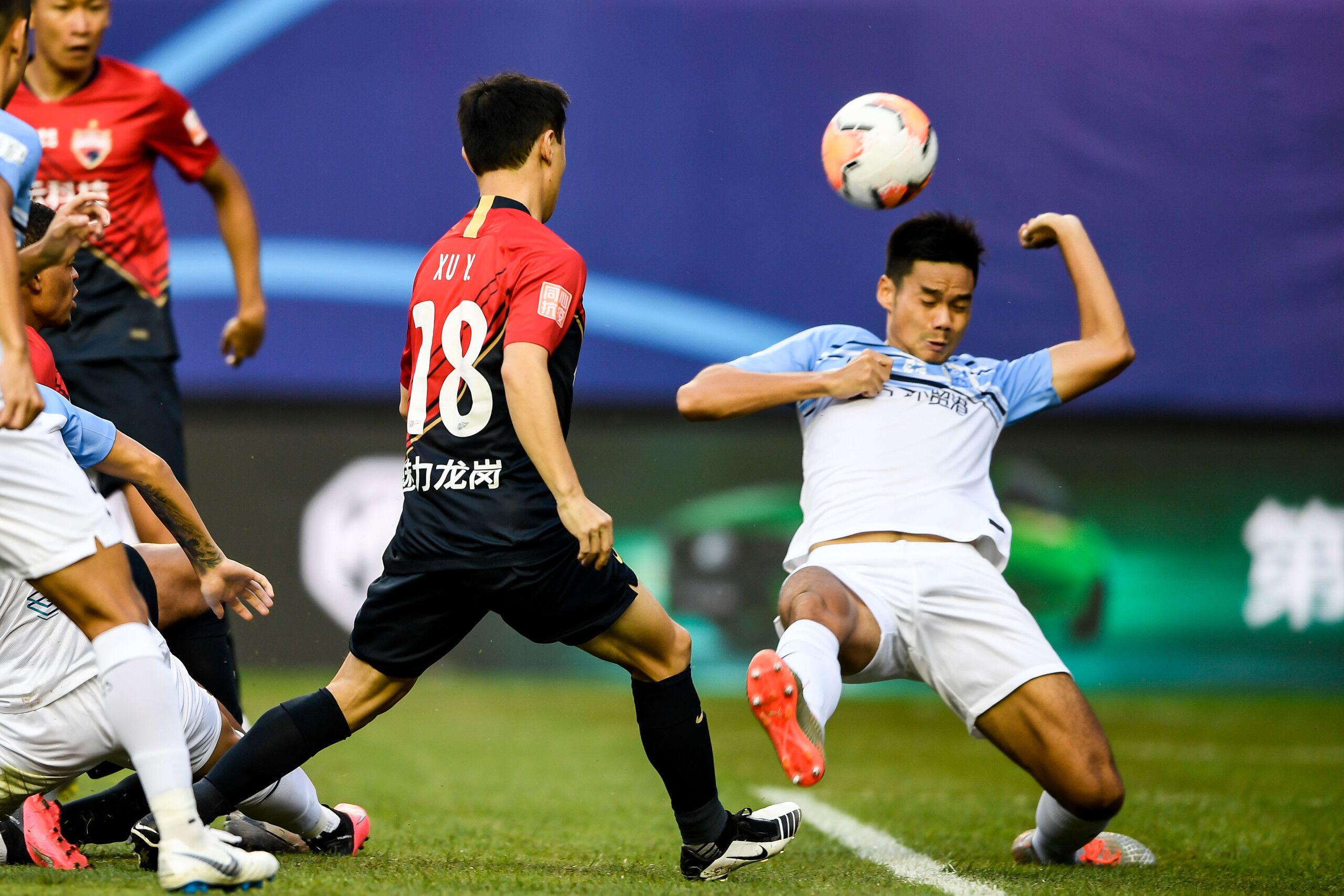 李松益鲁能2比1,李松益点球破门