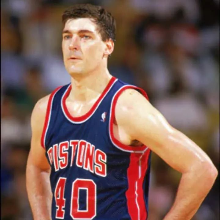 一个篮球“恶魔”的光辉半生