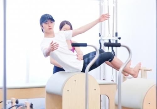 普拉提是专属于女人的运动？NO!男人练普拉提的好处