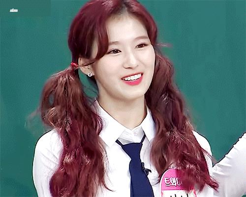 姐妹们进来学习表情管理,小姐姐的表情管理