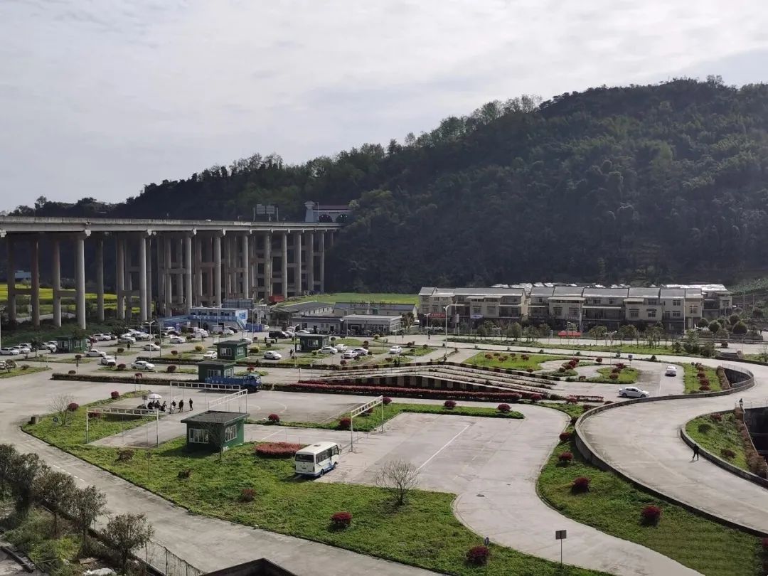 雨城驾校雅安,雨城区驾校哪家好