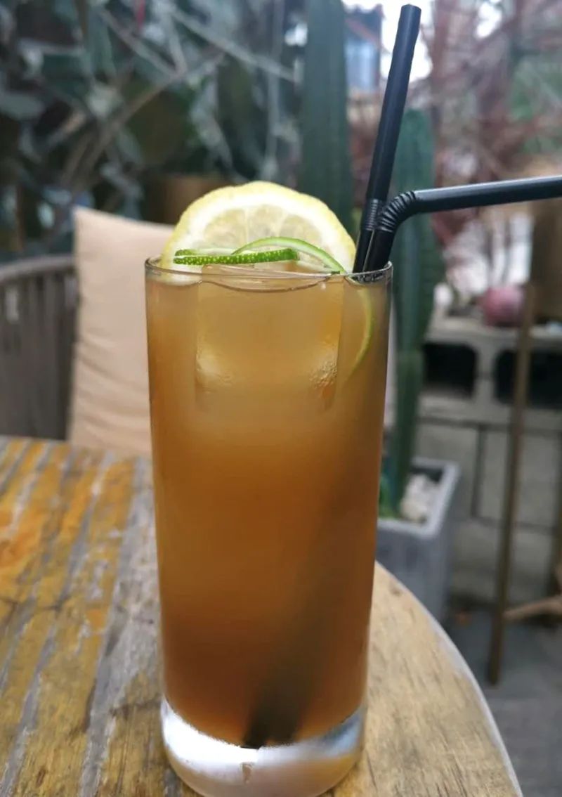 成都的夜，回归了！整个8月，大牌集体跨界酒吧推联名好酒好食，特惠来了→