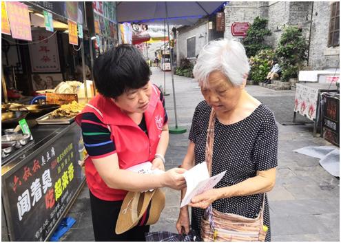 致敬八一的红与绿,致敬八一从橄榄绿到警营蓝