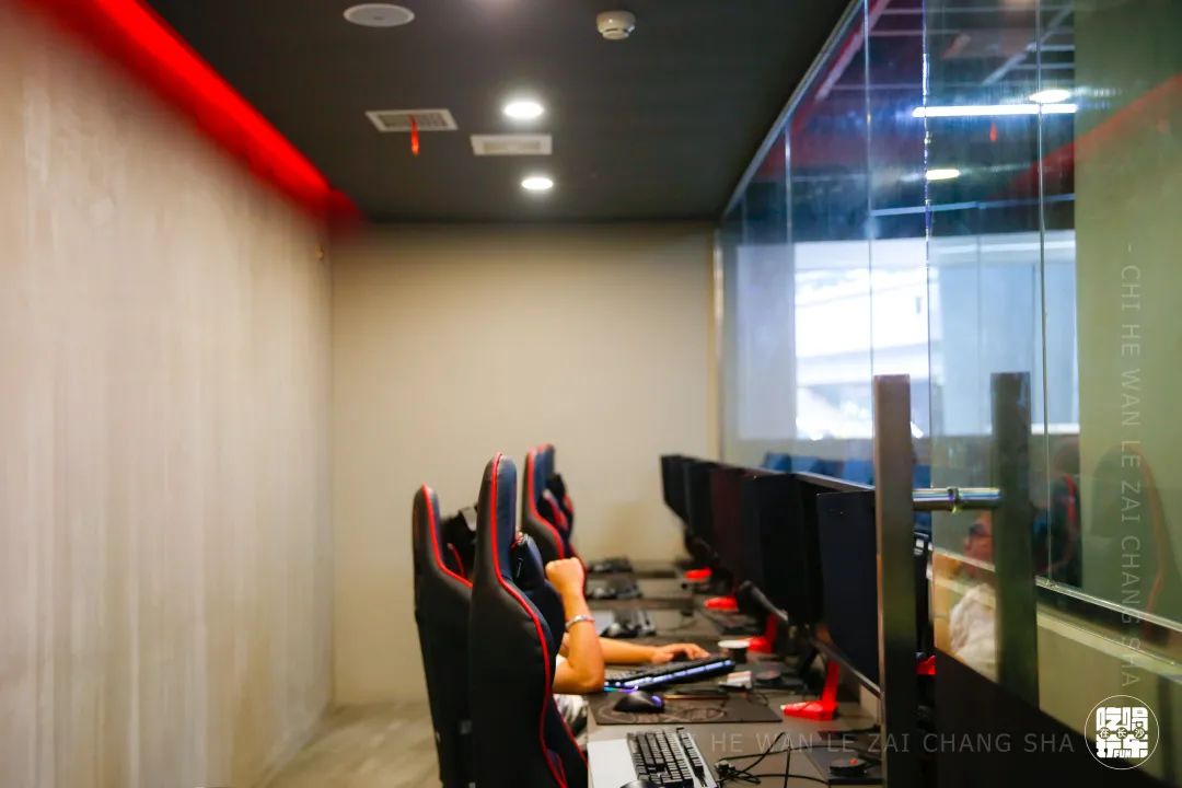 乘风破浪的姐姐们入场,乘风破浪的姐姐们齐现身