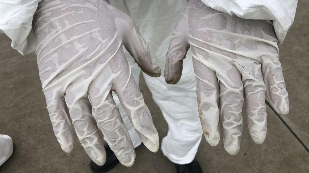 每天在60℃的机坪行走5万步，是什么体验？