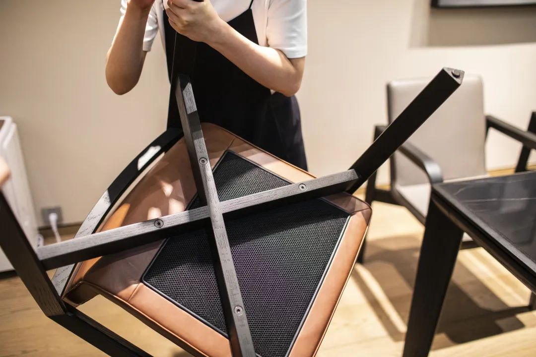 让家具的陪伴慢下来，追上这个速朽时代