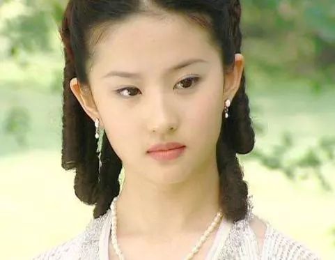 刘亦菲个子是不是太高了,刘亦菲运气