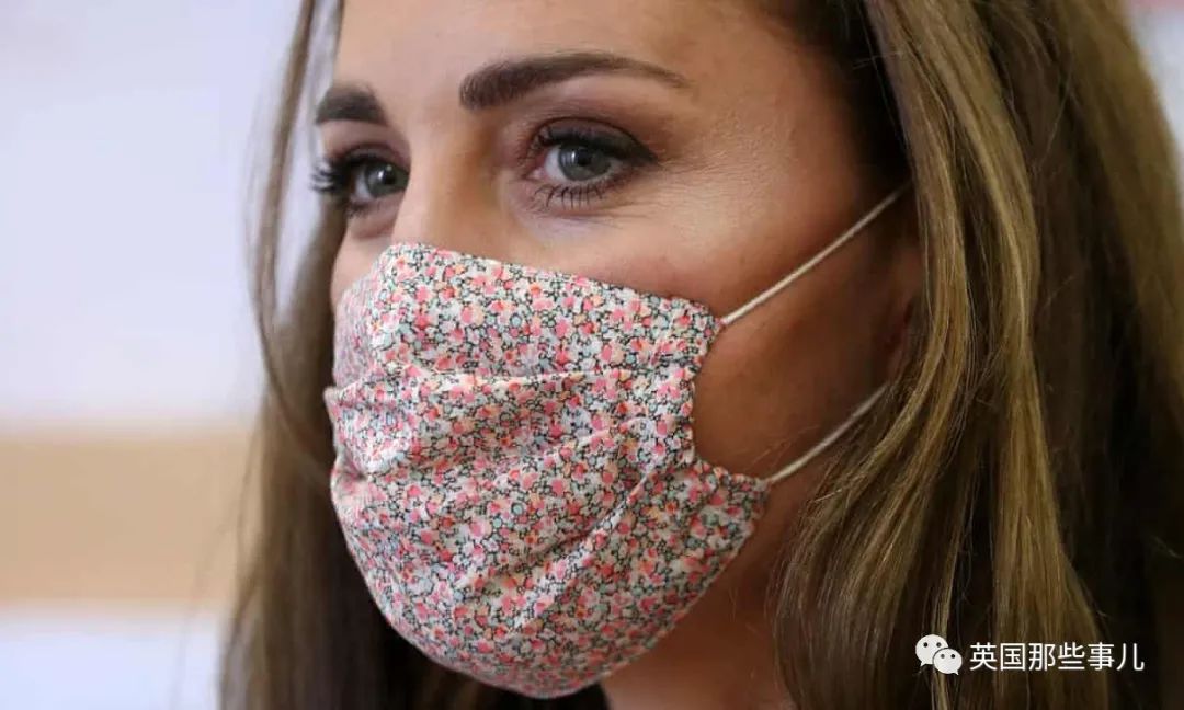 150万美金买一个口罩？!镶3600颗钻，18K白金！买家竟是……