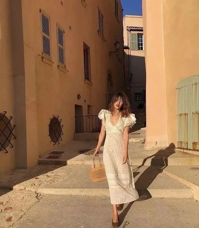 BAO料｜没有一只草编包，怎么能好好过夏天呢？