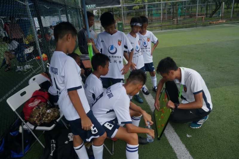 广东省肇庆青少年足球比赛,促交流增友谊篮球赛