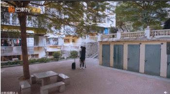 这种男人没结婚早点离开没有好的,男人还不分手留着过年吗