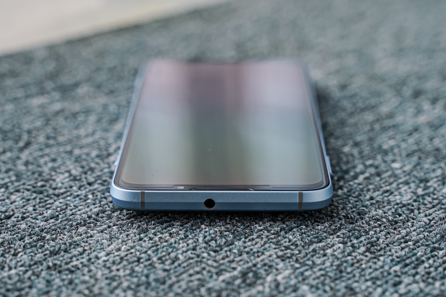 腾讯黑鲨游戏手机3S开箱:风格仍然鲜明,娱乐体验继续提升